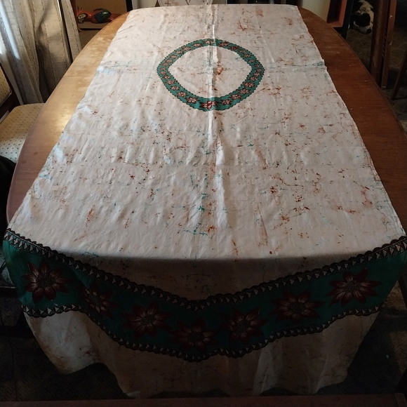Rare Silk Tablecloth Runner Red Green Sri Lanka Poinsettia 54"×70" Handmade Art - Picture 10 of 10